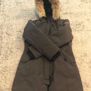 Authentic Canada goose jacket. Big kids/women